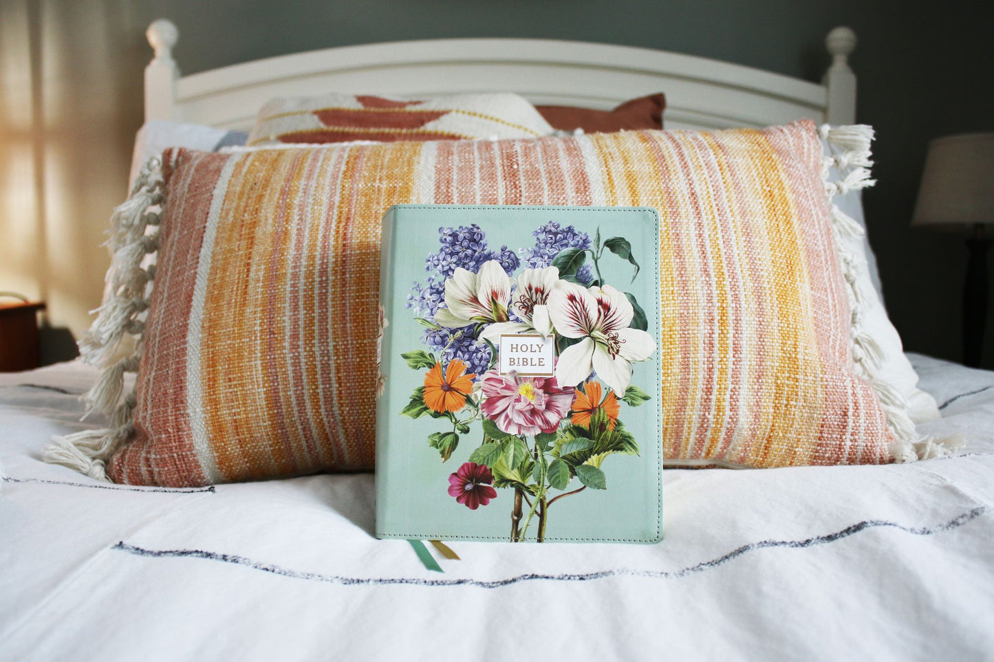 NIV, Artisan Collection Bible, Large Print, Leathersoft, Sage Floral, Red Letter, Comfort Print