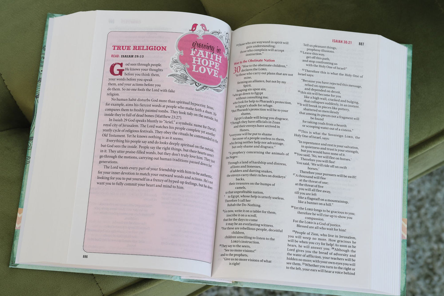 Bible for Teen Girls-NIV: Growing in Faith, Hope, and Love