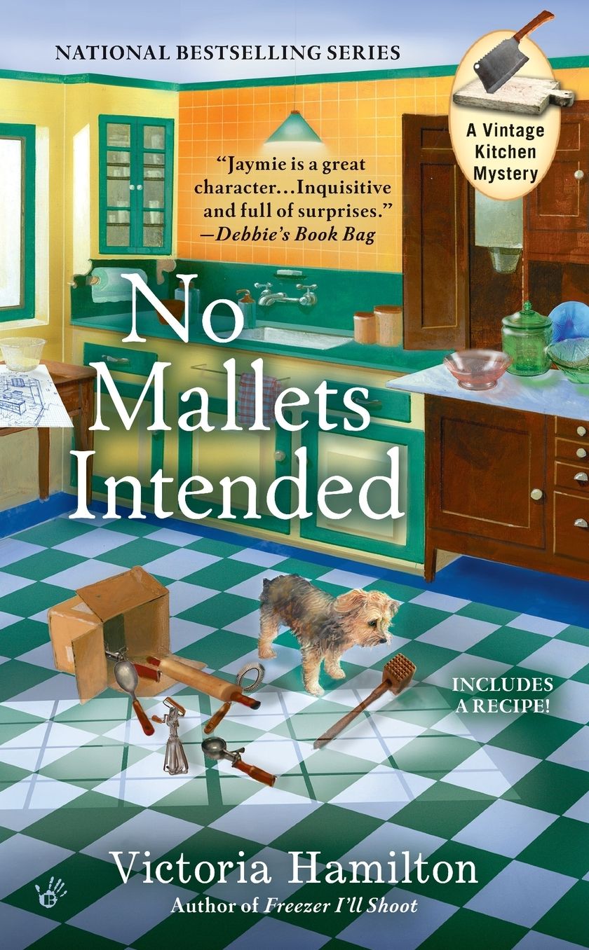 No Mallets Intended (Vintage Kitchen Mystery Series #4)