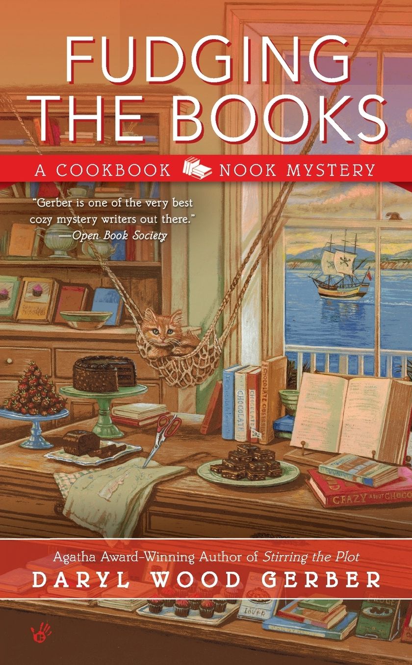 Fudging the Books (Cookbook Nook Series #4)