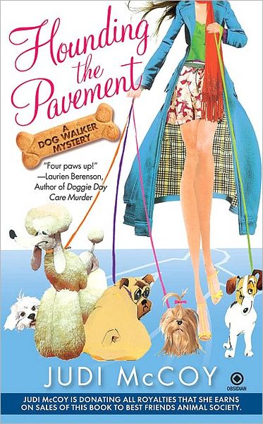 Hounding the Pavement (Dog Walker Mystery Series #1)