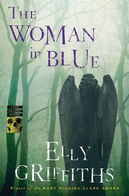 The Woman in Blue (Ruth Galloway Series #8)