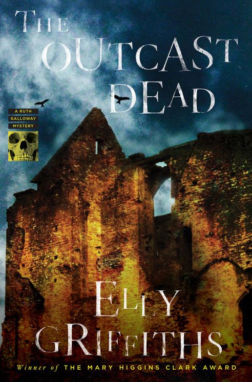 The Outcast Dead (Ruth Galloway Series #6)