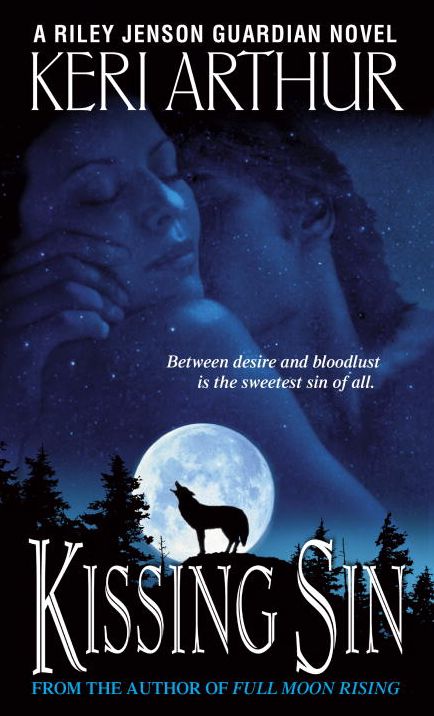 Kissing Sin (Riley Jenson Guardian Series #2)