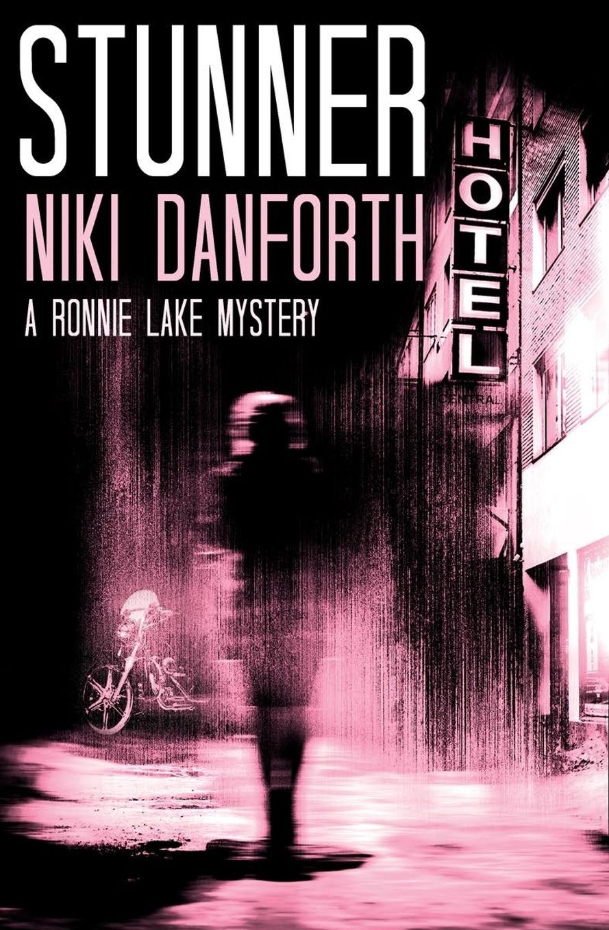 Stunner: A Ronnie Lake Mystery
