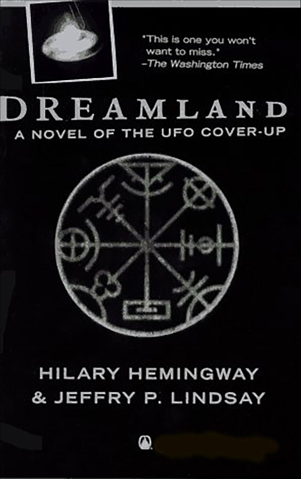 Dreamland: A Novel of the UFO Cover-Up