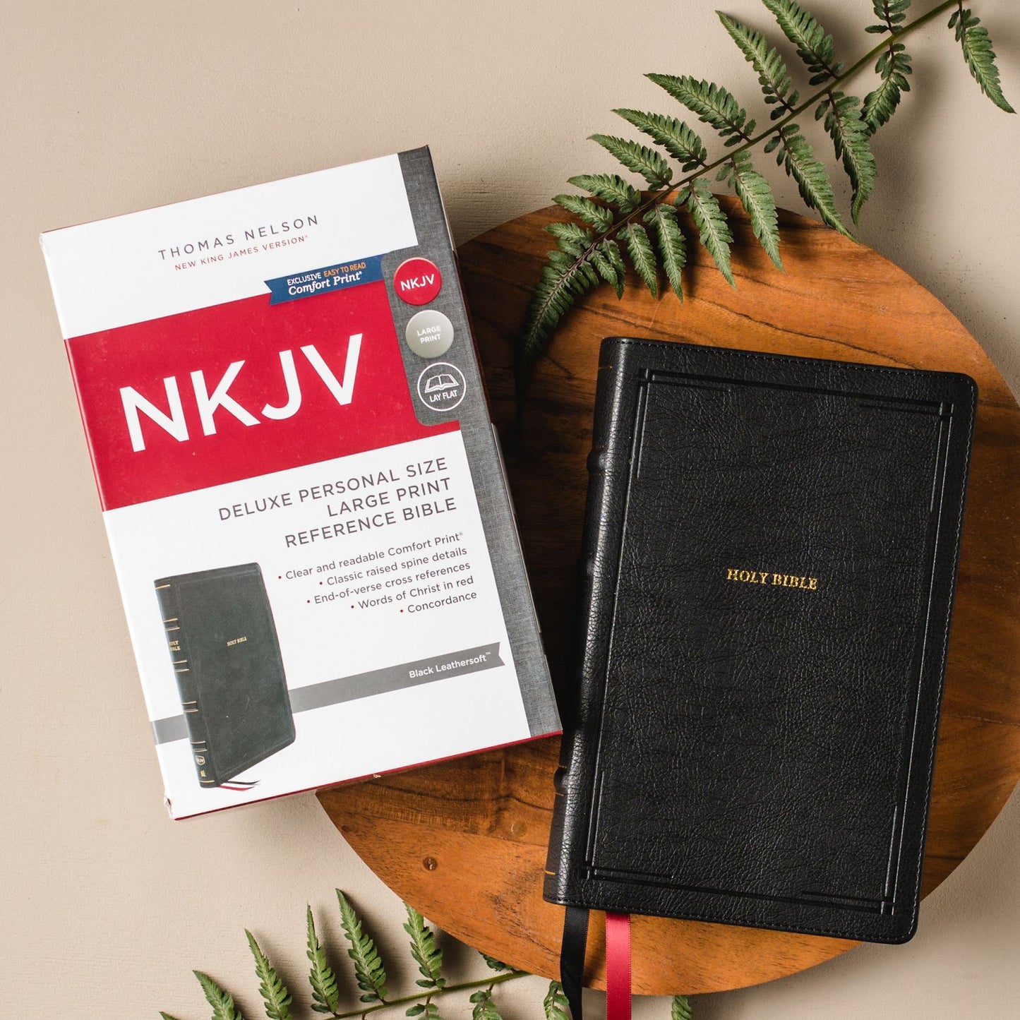 Nkjv, Deluxe End-Of-Verse Reference Bible, Personal Size Large Print, Leathersoft, Black, Red Letter Edition, Comfort Print: Holy Bible, New King James Version