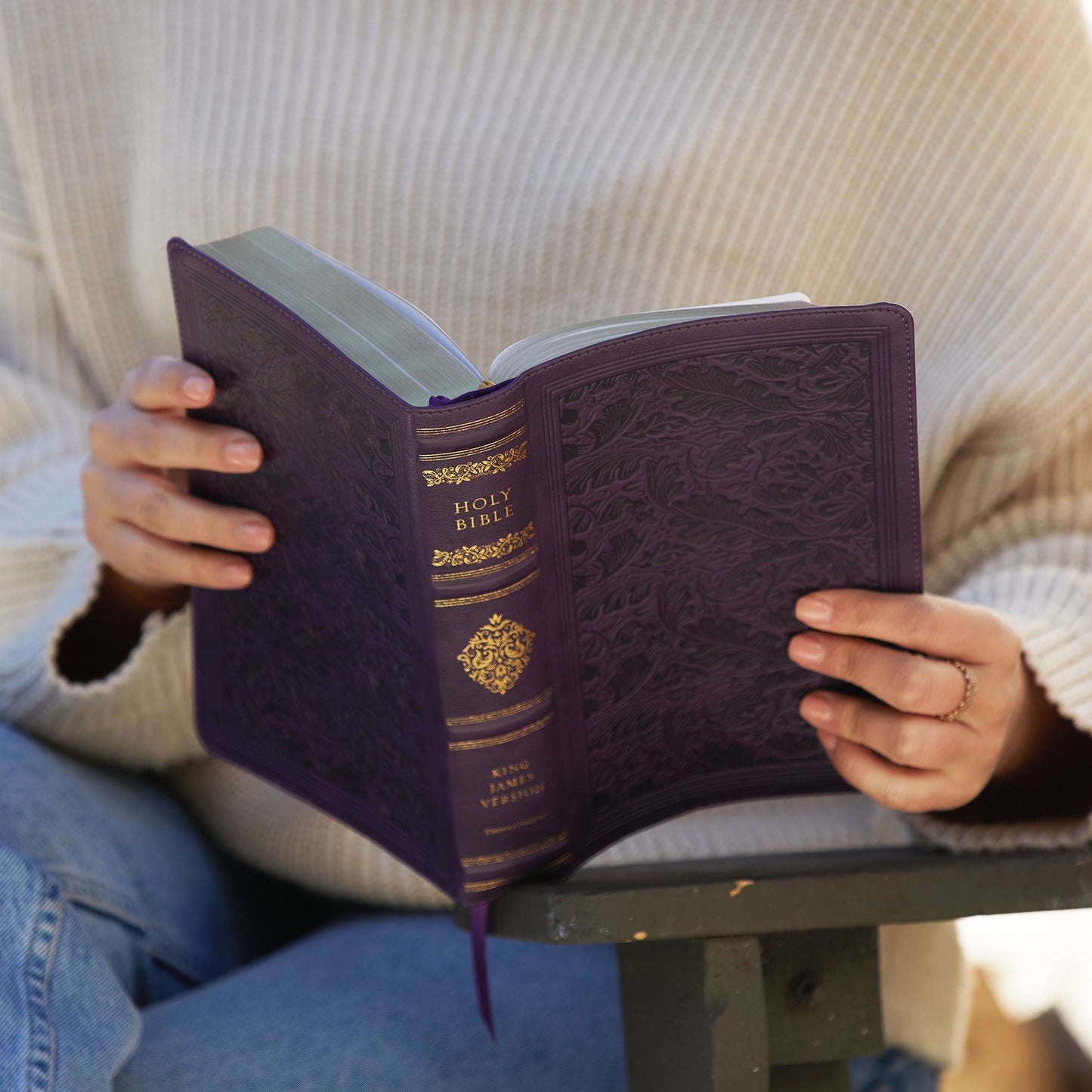 Kjv, Sovereign Collection Bible, Personal Size, Leathersoft, Purple, Red Letter Edition, Comfort Print: Holy Bible, King James Version