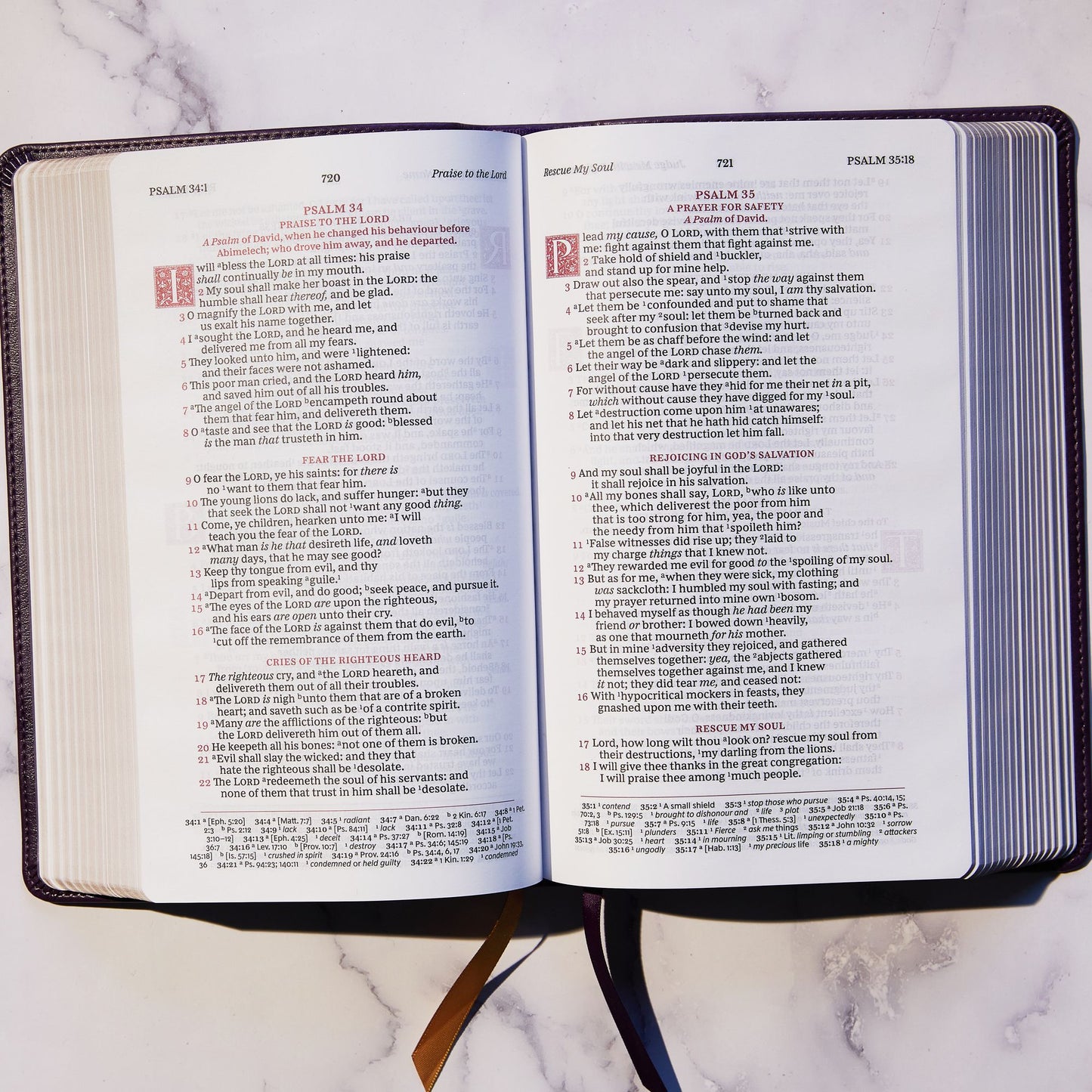 Kjv, Sovereign Collection Bible, Personal Size, Leathersoft, Purple, Red Letter Edition, Comfort Print: Holy Bible, King James Version