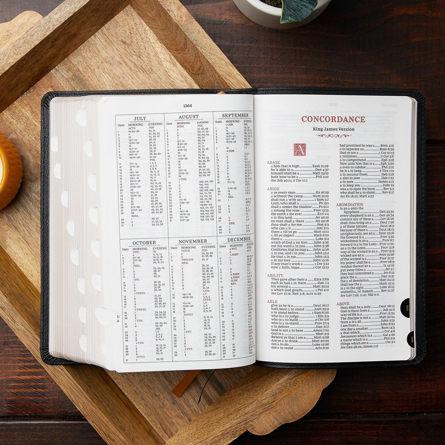 Kjv, Sovereign Collection Bible, Personal Size, Leathersoft, Purple, Thumb Indexed, Red Letter Edition, Comfort Print: Holy Bible, King James Version