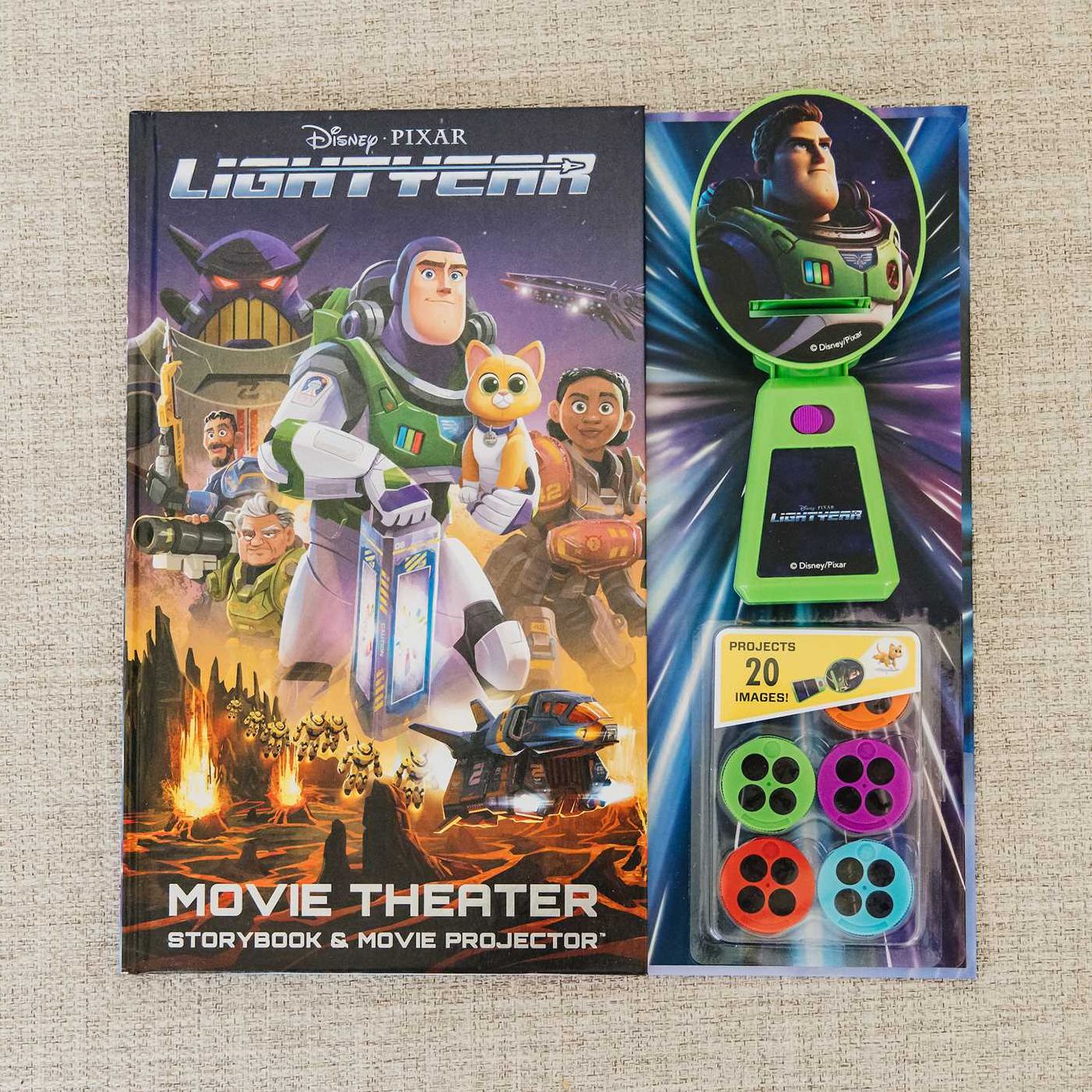 Disney Pixar: Lightyear Movie Theater Storybook & Projector