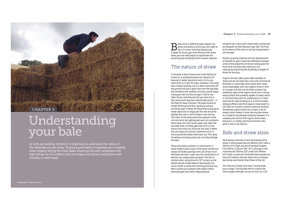 Building with Straw Bales: A Practical Manual for Self-Builders and Architects