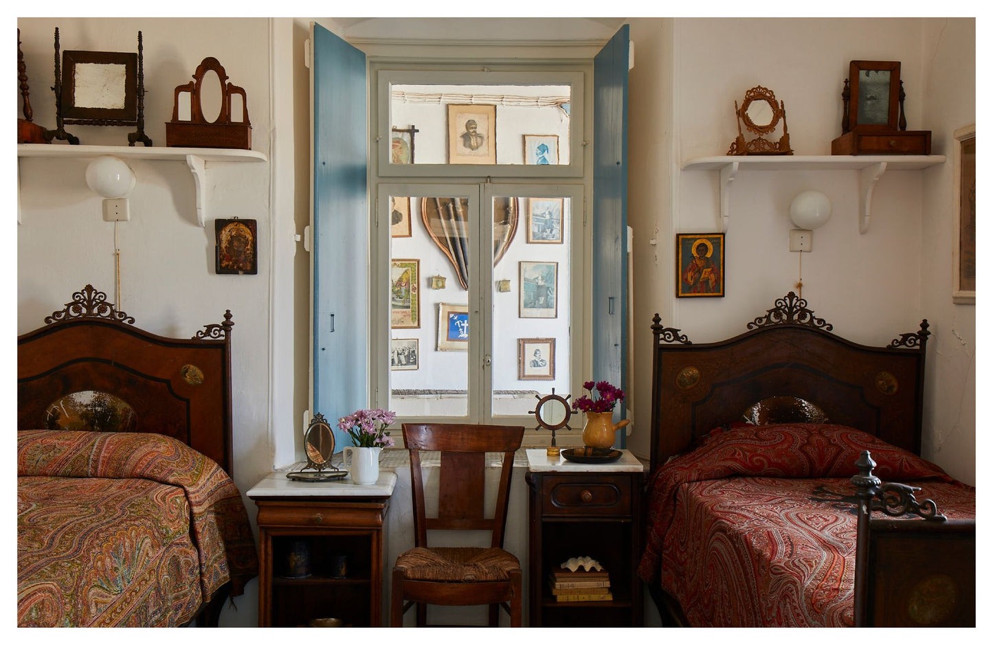 Haute Bohemians: Greece