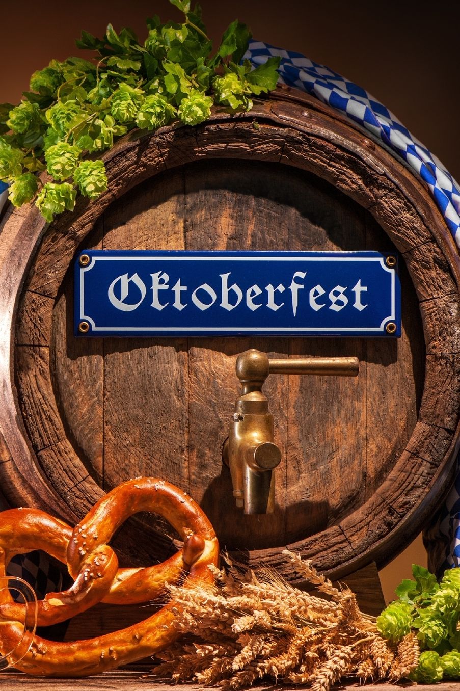 Oktoberfest: Das 120 Seiten linierte Notizbuch ca. A5 Format. Perfektes Geschenk fï¿½r alle, die gerne ein Glas Bier wie Zwickel, Weizenbier, Helles oder Dunkles trinken und das Oktoberfest besuchen.