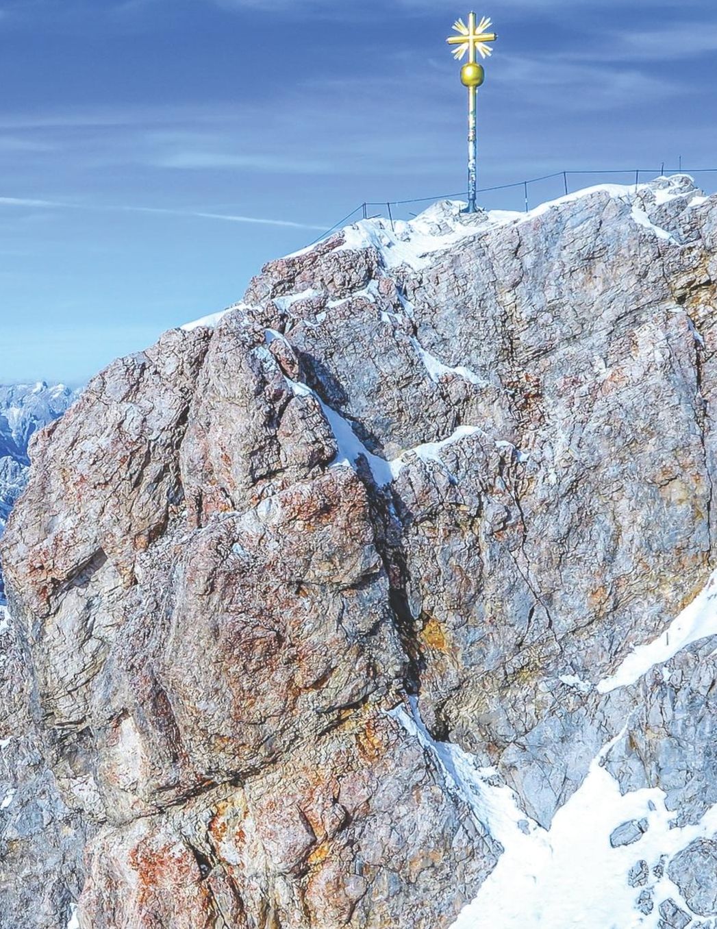 Mein Gipfellogbuch: Das Bergtouren Tagebuch zum selber ausfï¿½llen ♦ Wandertagebuch fï¿½r die schï¿½nsten Wanderungen, Aussichten und Erinnerungen ♦ A4+ Format ♦ Motiv: Gebirge