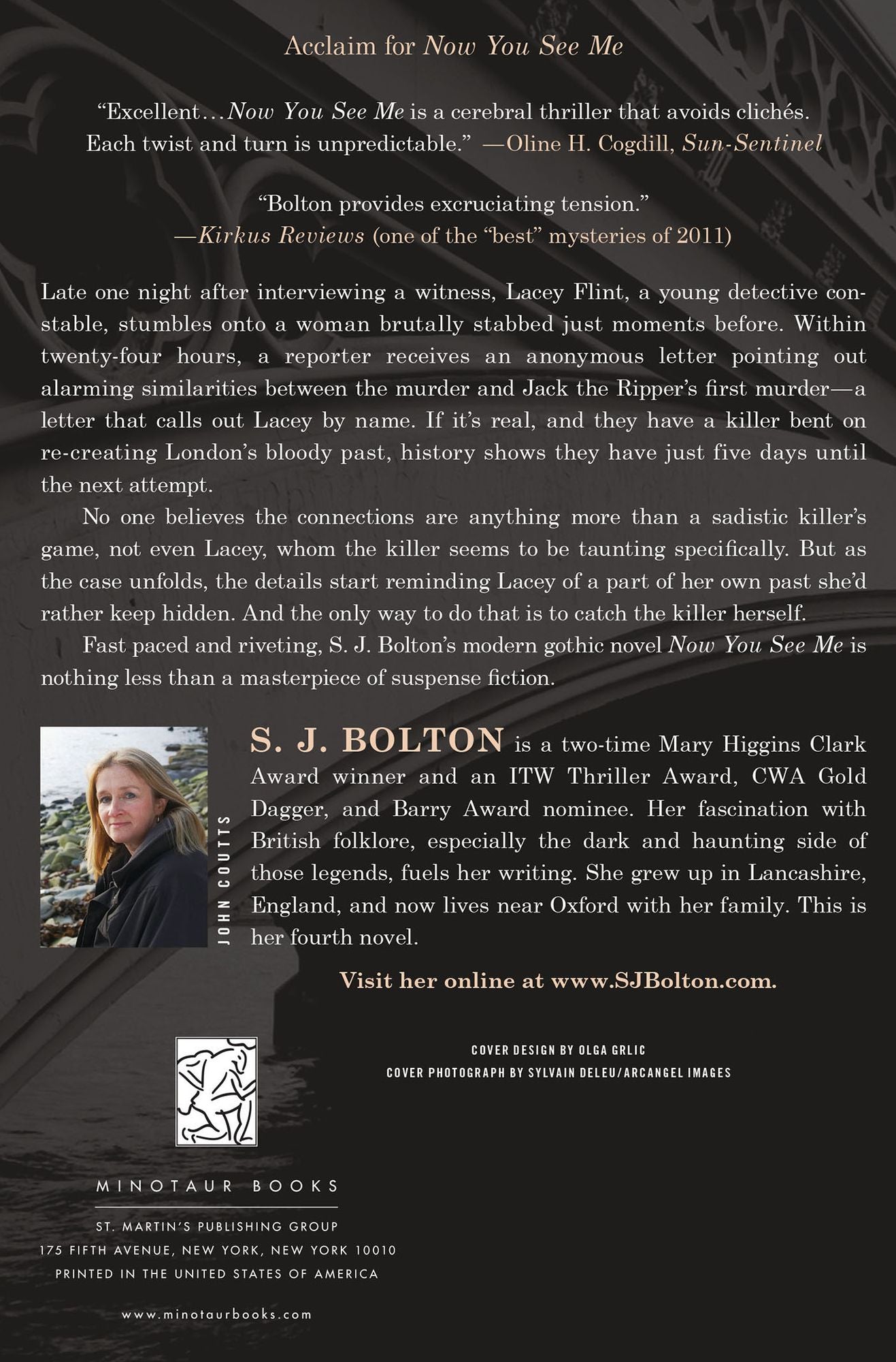 Now You See Me (Lacey Flint Series #1)