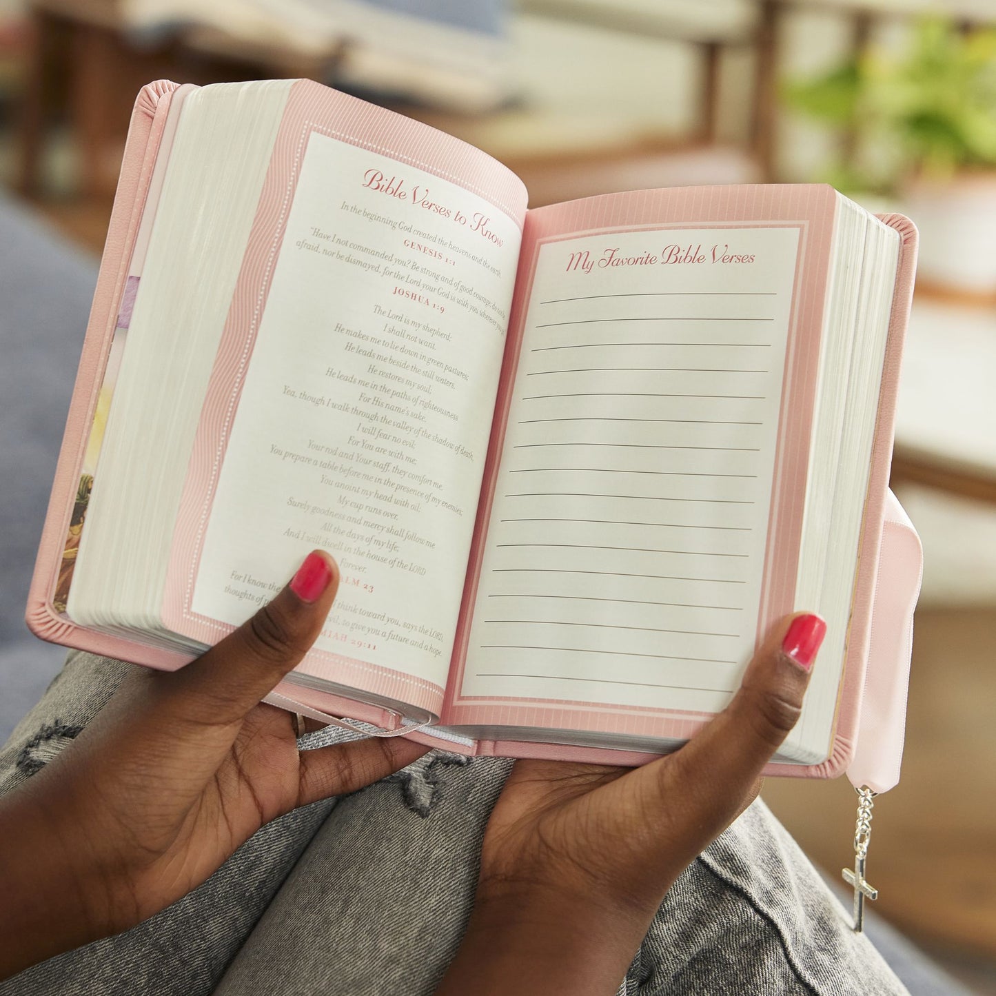Simply Charming Bible: Pink Edition