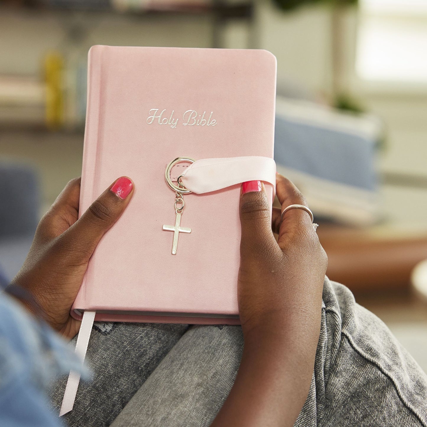 Simply Charming Bible: Pink Edition