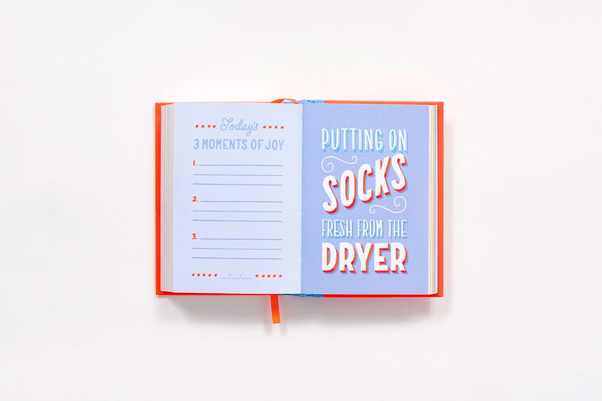 Good Things Are Happening (Guided Journal): A Journal for Tiny Moments of Joy