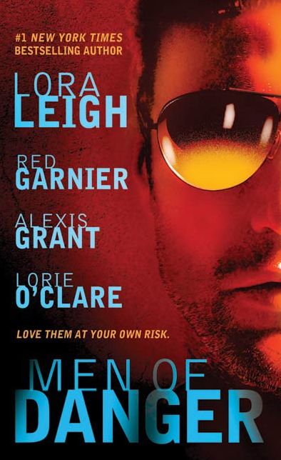 Men of Danger: A Romantic Suspense Anthology