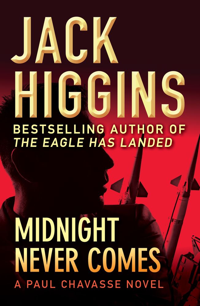 Midnight Never Comes (Paul Chevasse Series #4)