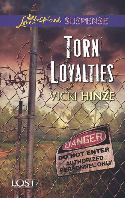 Torn Loyalties (Love Inspired Suspense Series)