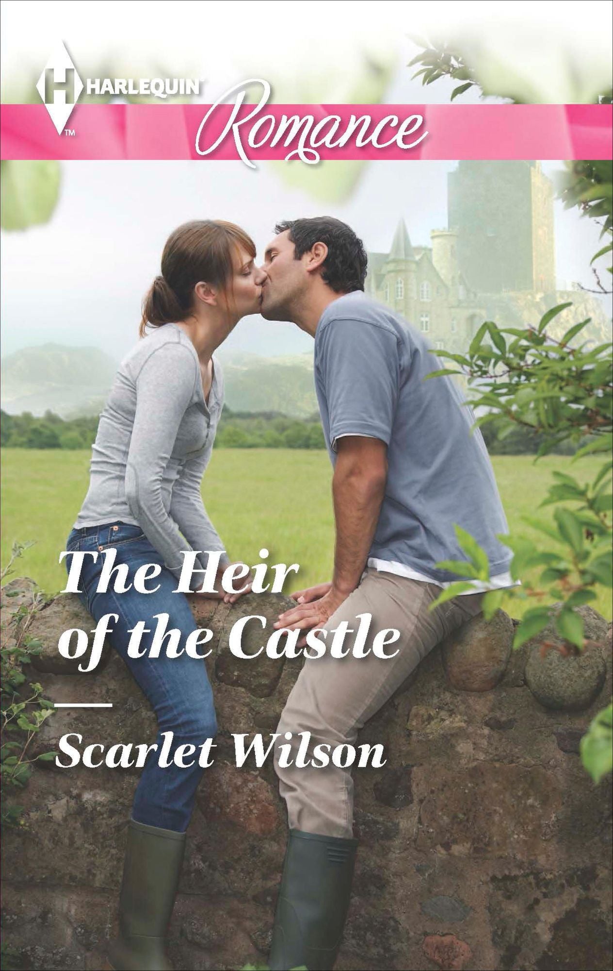 The Heir of the Castle (Harlequin Romance Series #4425)