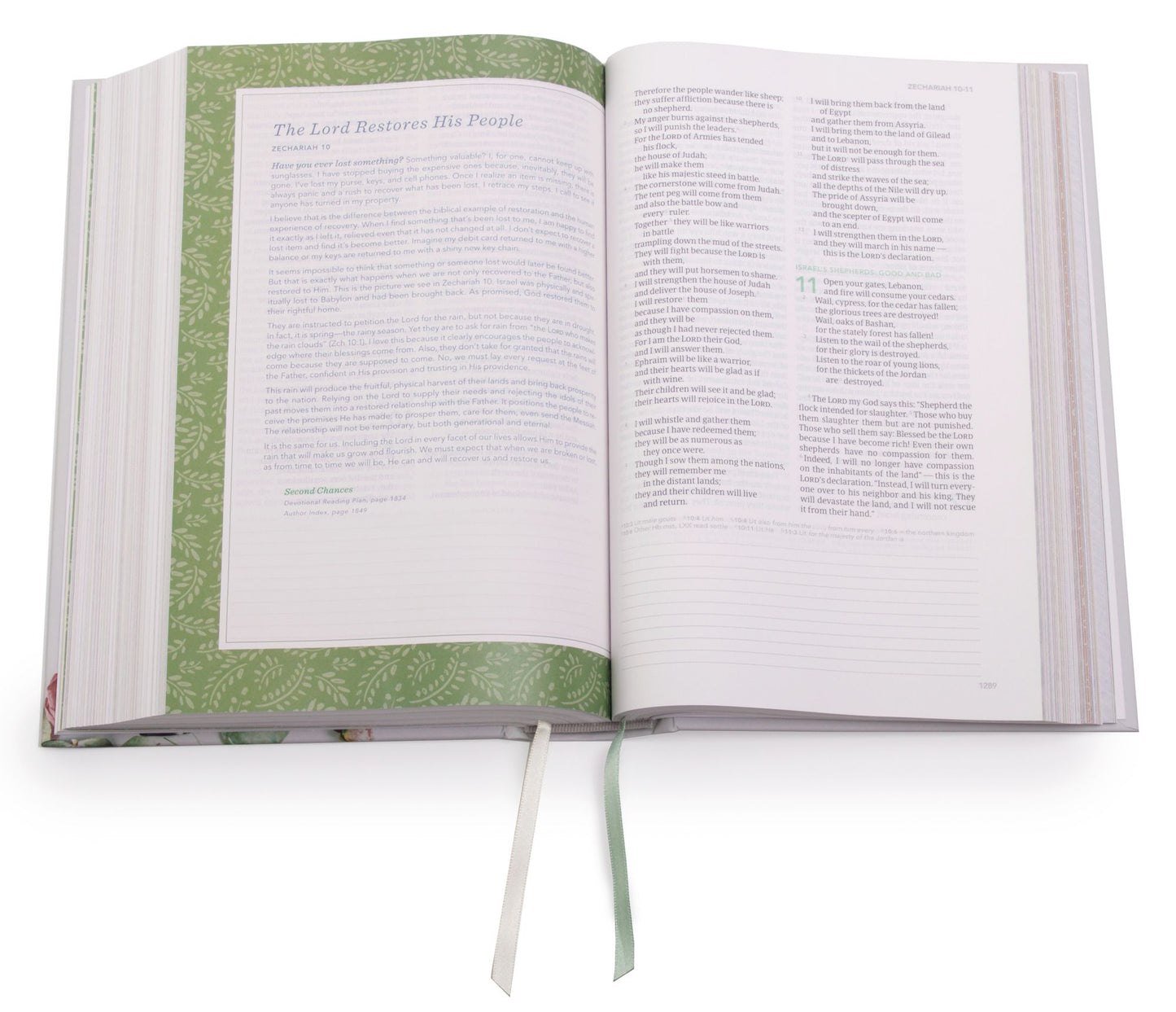 CSB (In)Courage Devotional Bible, Gray Hardcover