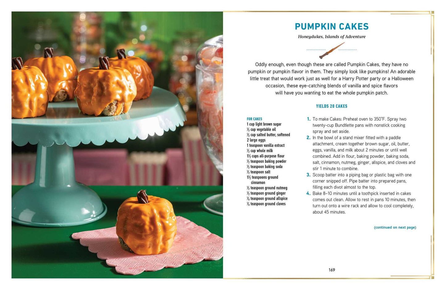 The Unofficial Universal Theme Parks Cookbook: From Moose Juice to Chicken and Waffle Sandwiches, 75+ Delicious Universal-Inspired Recipes