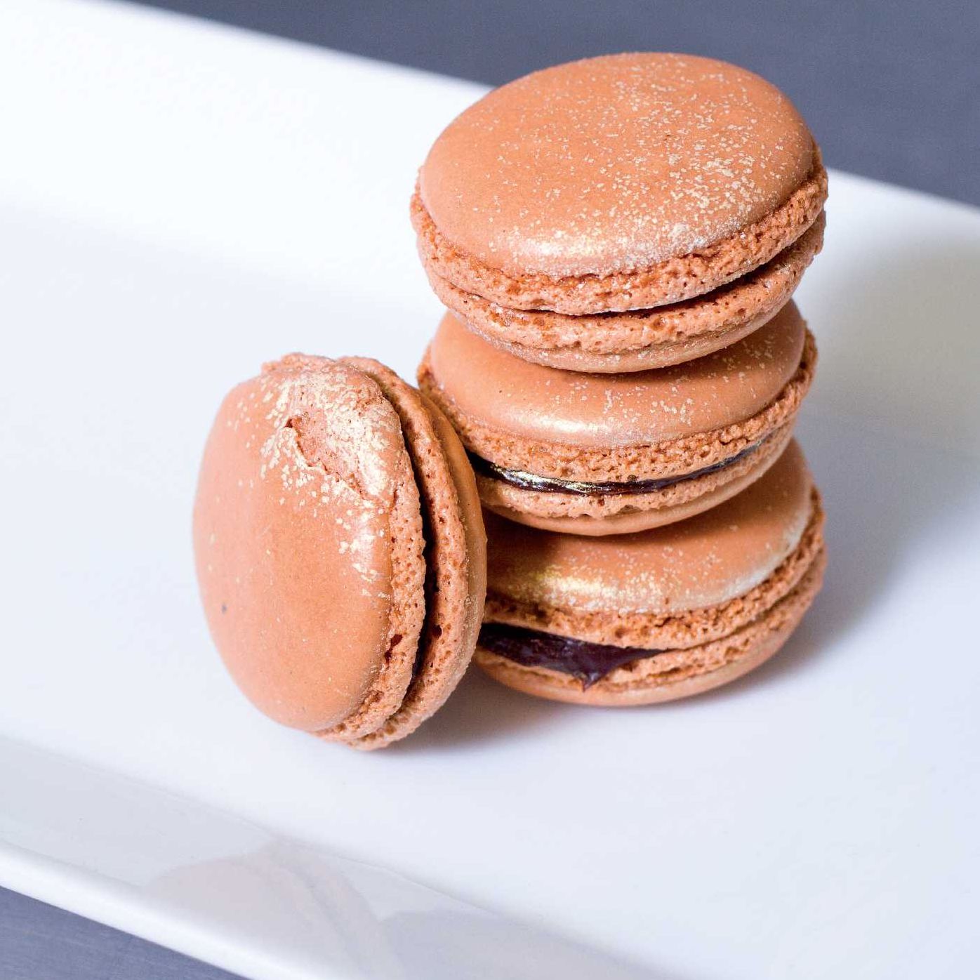 Macarons: Authentic French Cookie Recipes from the Macaron Cafe