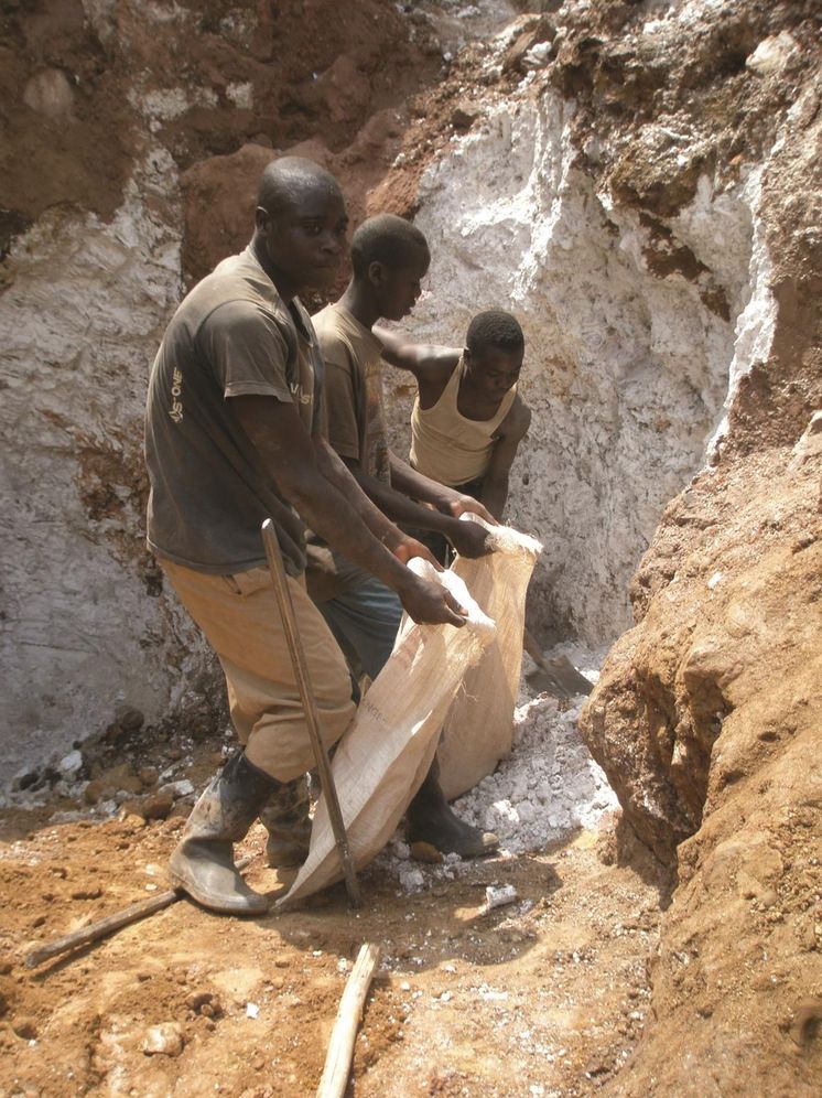 Consuming the Congo: War and Conflict Minerals in the World's Deadliest Place