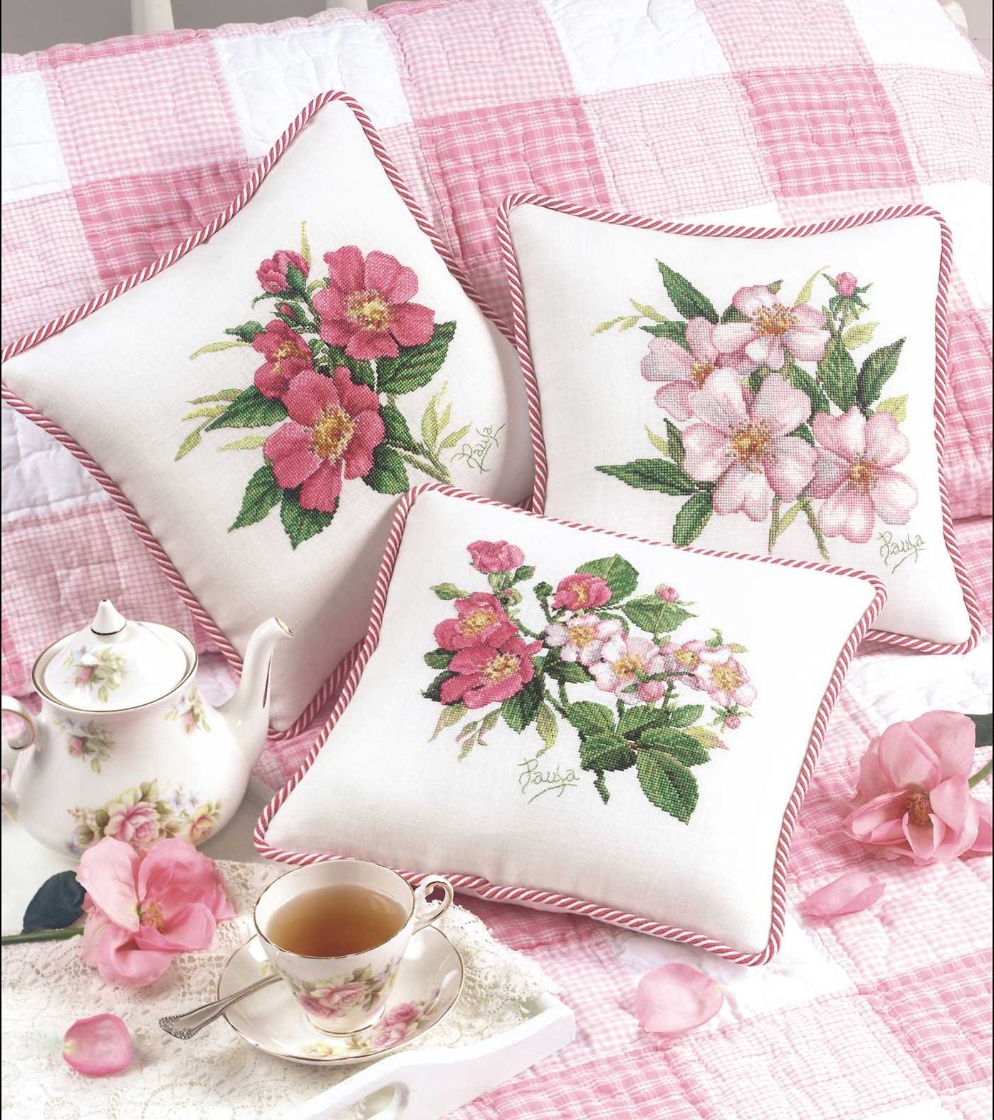 Pillows from Paula's Garden (Leisure Arts #3493)