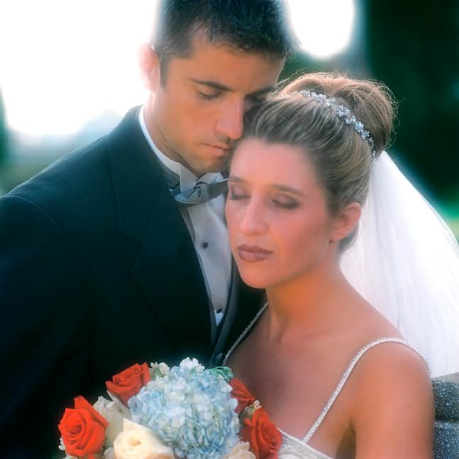 Wedding Photography: Creative Techniques for Lighting, Posing, and Marketing