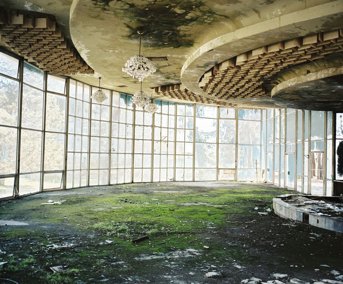 Rob Hornstra & Arnold van Bruggen: The Sochi Project: An Atlas of War and Tourism in the Caucasus