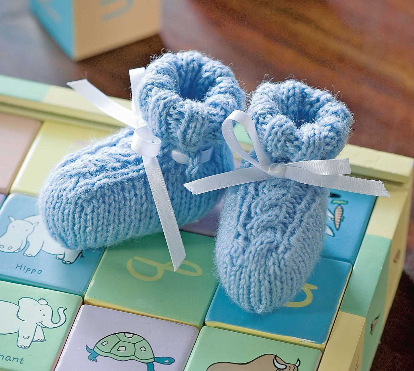 I Can't Believe I'm Knitting Cables (Leisure Arts #4281)
