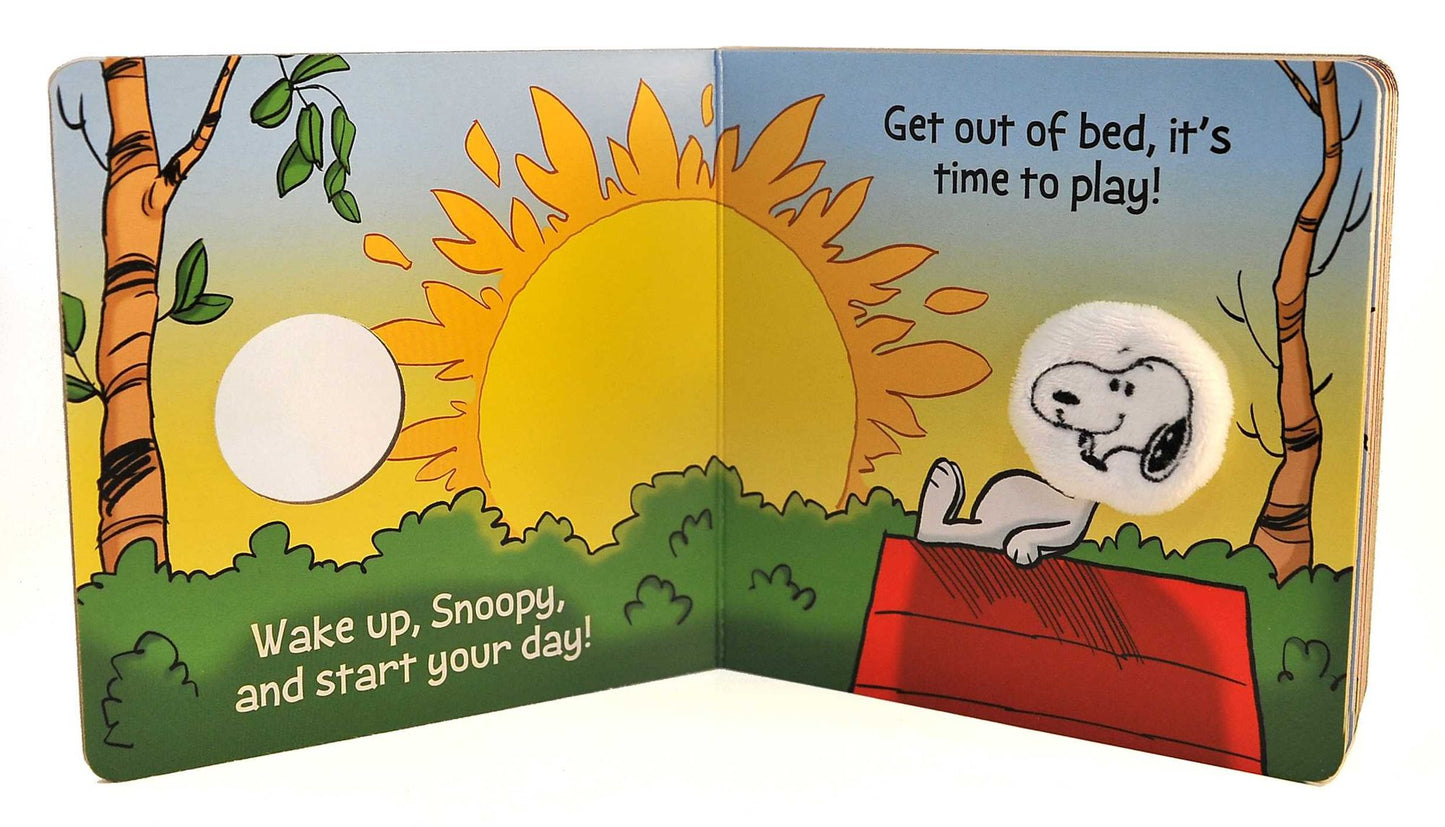 Snoopy's Happy Day: A Peanuts Puppet Book