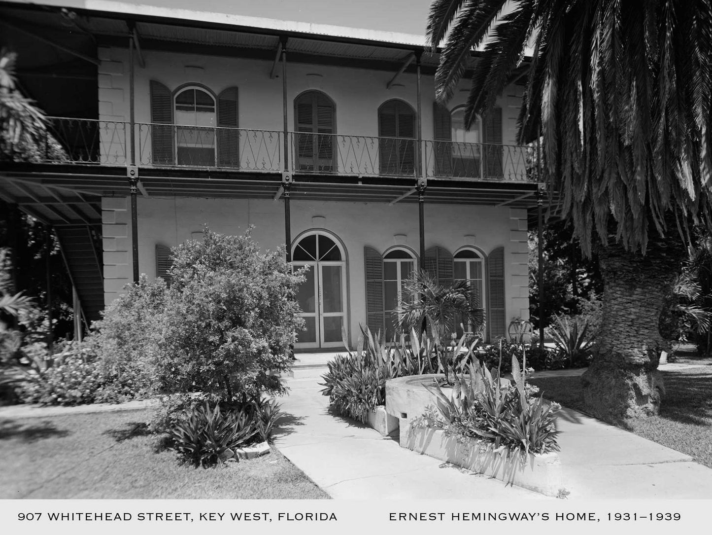 The Ernest Hemingway Notebook: A Signature Series Notebook