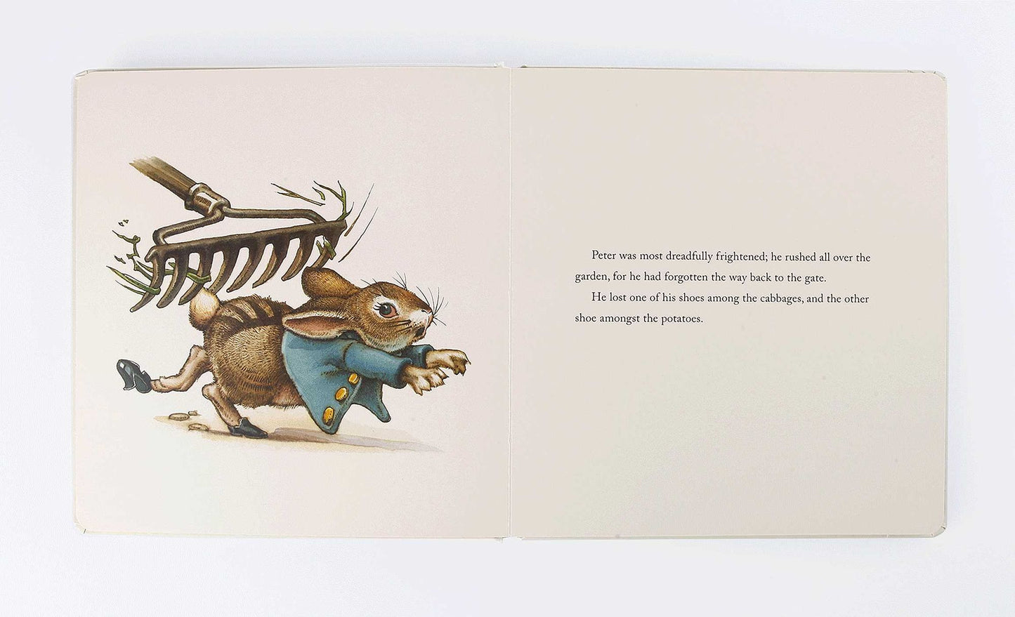 The Classic Tale of Peter Rabbit Oversized Padded Board Book: The Classic Edition
