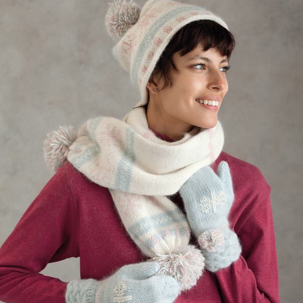 Knitting Circles around Mittens and More: Creative Projects on Circular Needles