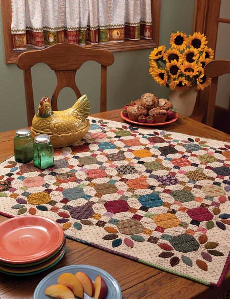 Simple Charm: 12 Scrappy Patchwork and Applique Quilt Patterns
