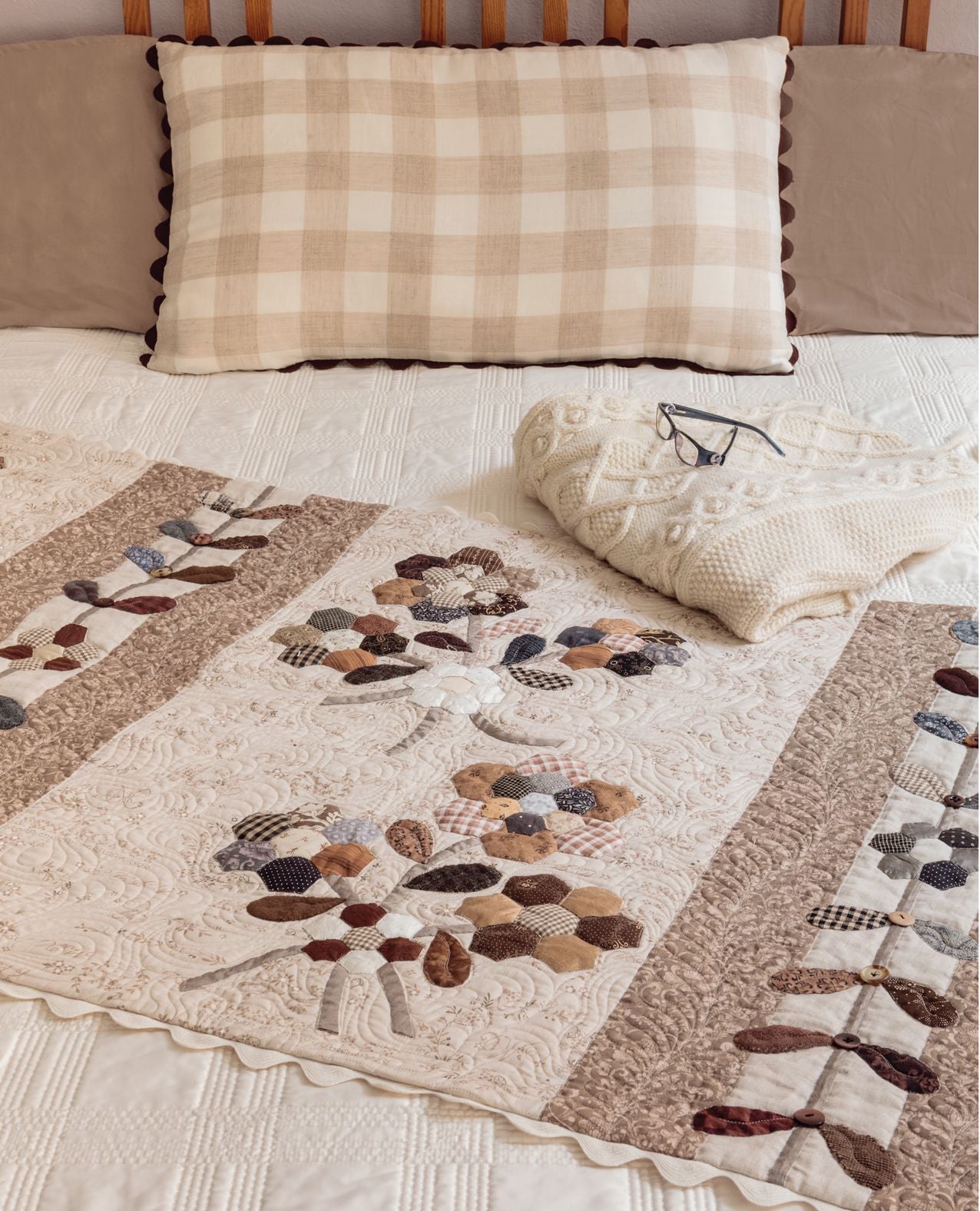 Knockout Neutrals: 12 Showstopping Neutral Quilts