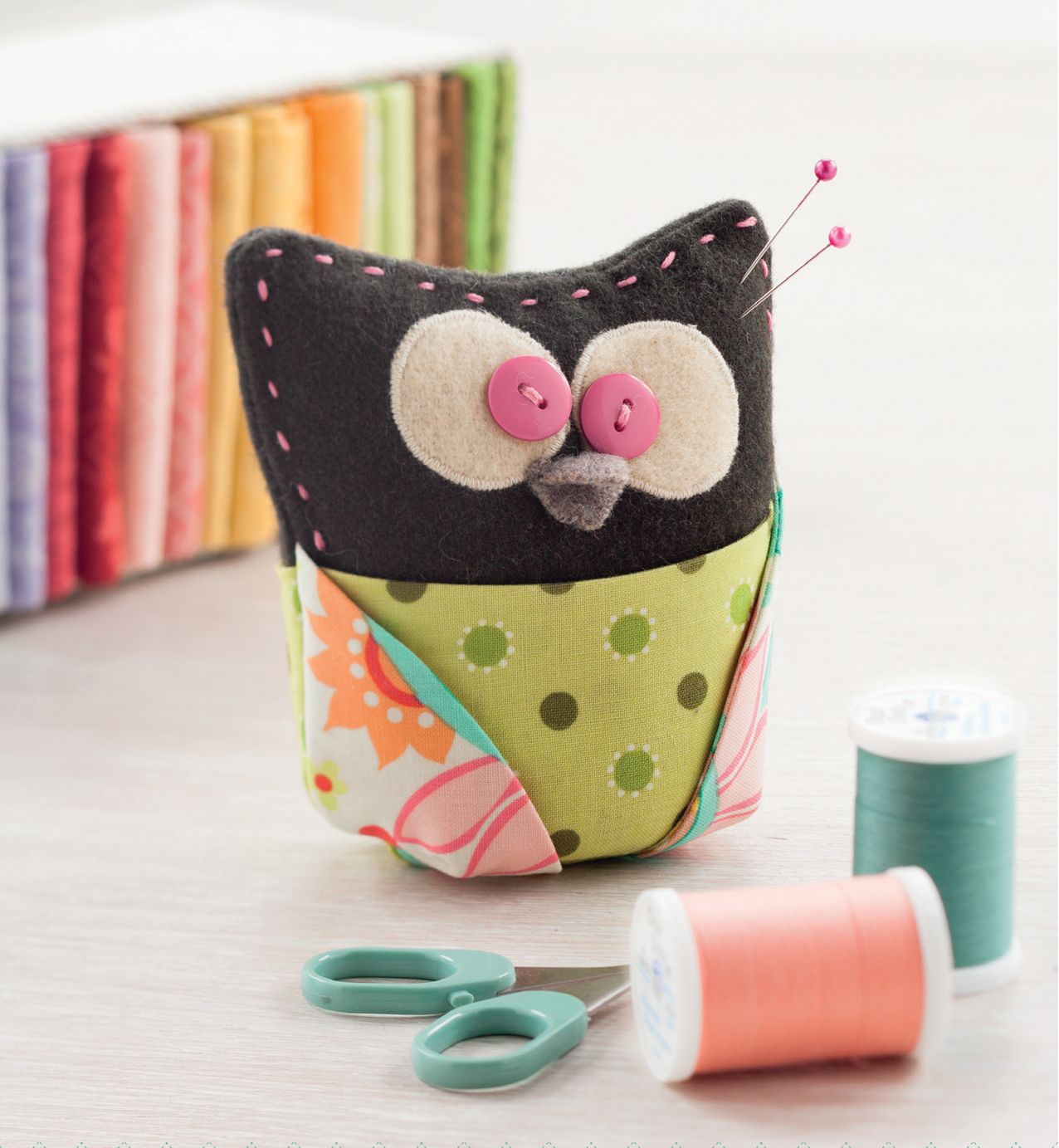 Sew Gifts!: 25 Handmade Gift Ideas from Top Designers
