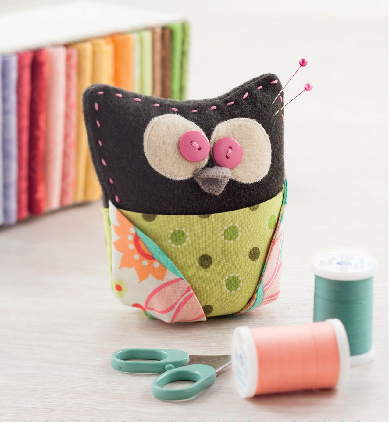 Sew Gifts!: 25 Handmade Gift Ideas from Top Designers