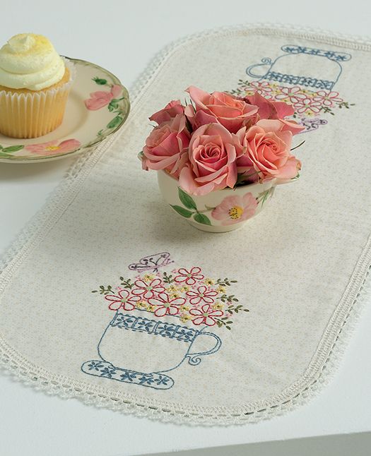 Patchwork Loves Embroidery Too: 14 Delightful Handmade Treasures