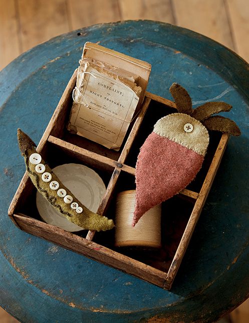 Pure and Simple: 17 Primitive Projects Inspired by the Seasons