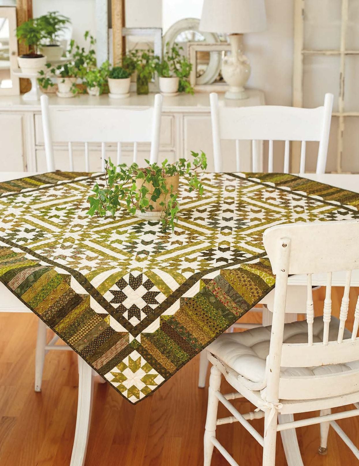 Simple Friendships II: 14 Fabulous Quilts from Blocks Stitched Among Friends