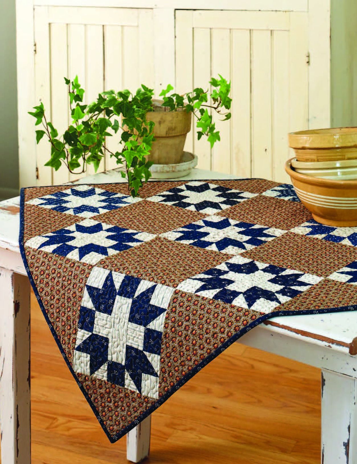 Simple Friendships II: 14 Fabulous Quilts from Blocks Stitched Among Friends