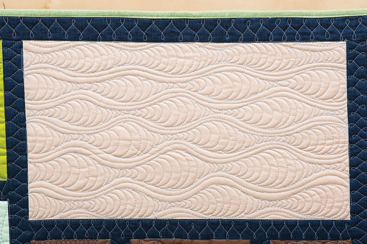 Shape by Shape Free-Motion Quilting with Angela Walters: 70+ Designs for Blocks, Backgrounds & Borders