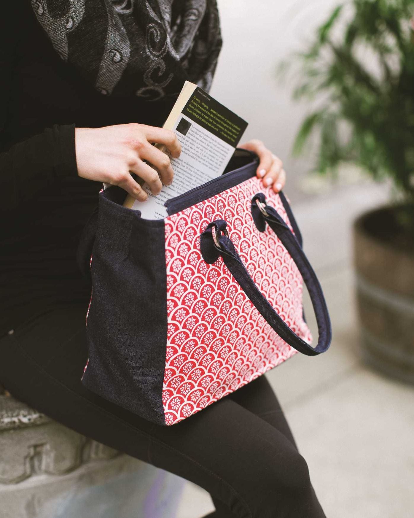 The Better Bag Maker : An Illustrated Handbook of Handbag Design: Techniques, Tips, and Tricks
