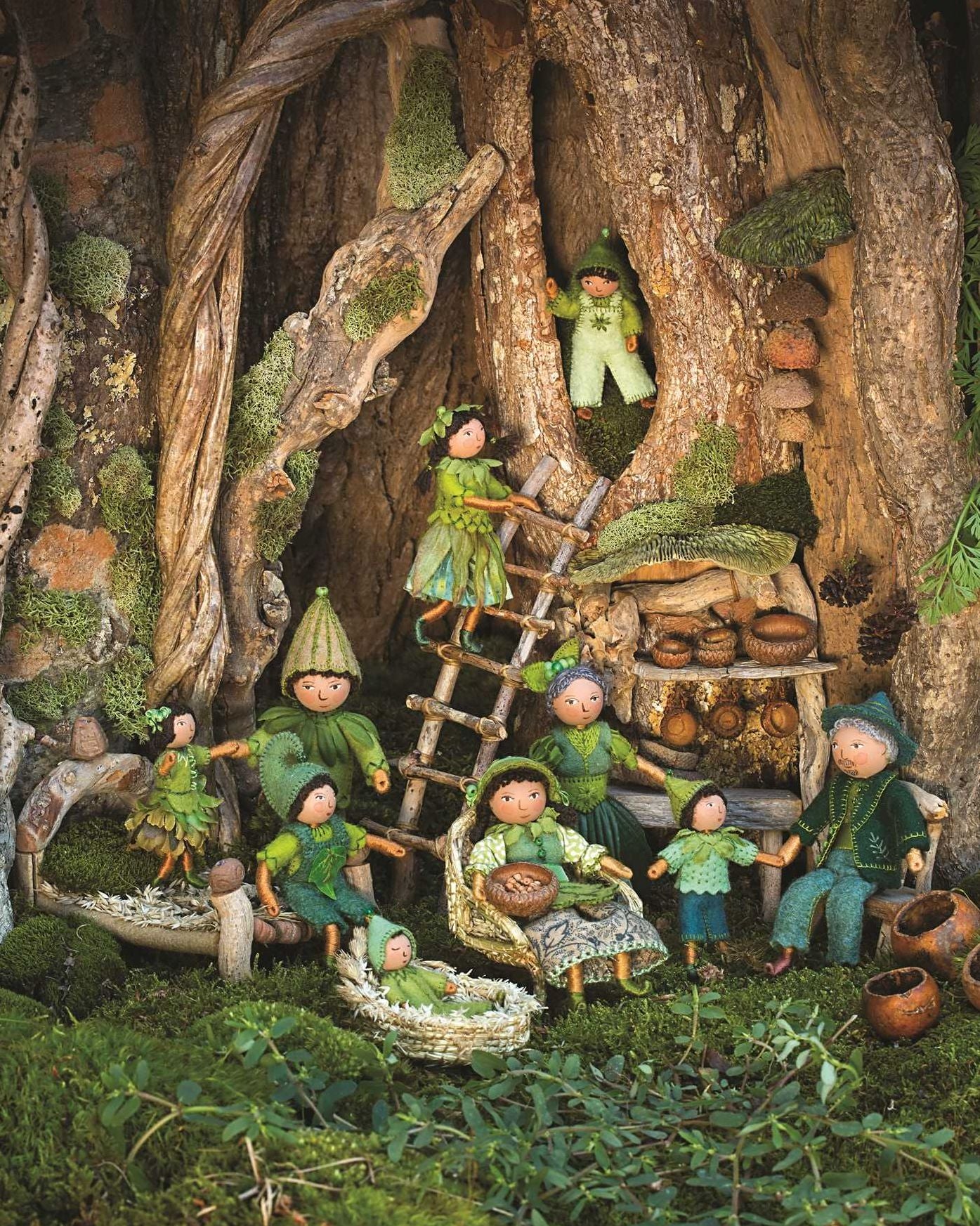 Felt Wee Folk - New Adventures : 120 Enchanting Dolls